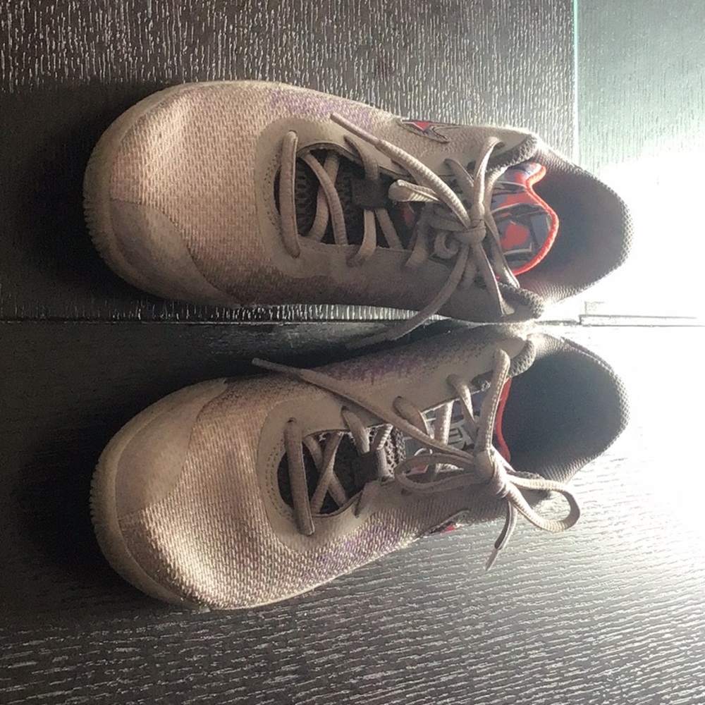 Girls sneakers